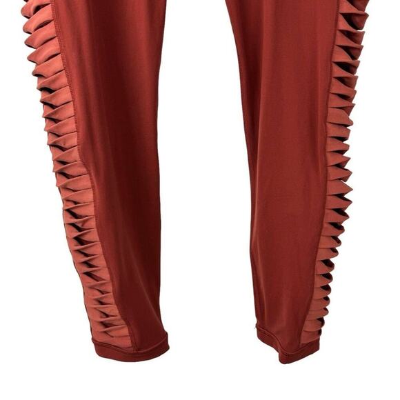 Athleta Salutation Stash Pocket II Twist 7/8 Tight in Russet Brown High Rise L - Picture 4 of 16